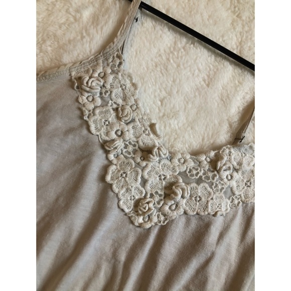 Hollister tank top - Picture 2 of 5